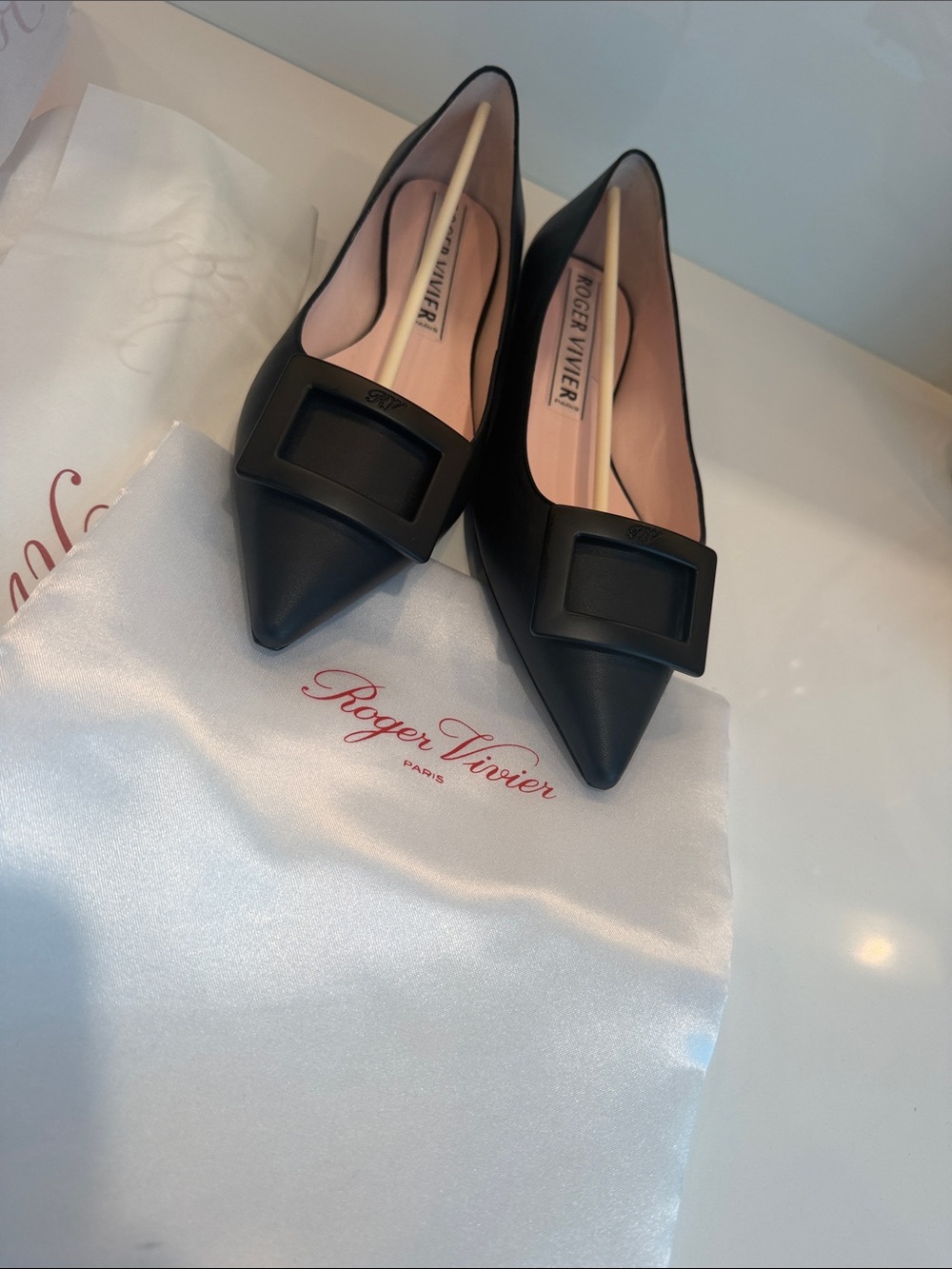 Roger Vivier NWT Black Pointed Leather Flats with Signature Square Buckle Size42 - Picture 7 of 8